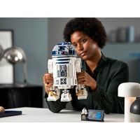 LEGO Star Wars 75308 R2-D2 Image #14