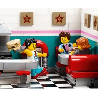 LEGO Creator 10260 Ресторанчик в центре Image #11