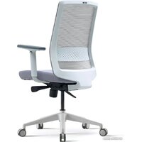 Bestuhl S30 White Pl без подголовника и рег. подлокотником (черная сетка/серая ткань) Image #4