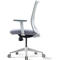 Bestuhl S30 White Pl без подголовника и рег. подлокотником (черная сетка/серая ткань) Image #3