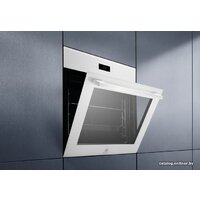 Electrolux EOE8P39WV Image #2