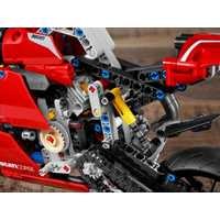 LEGO Technic 42107 Ducati Panigale V4 R Image #13