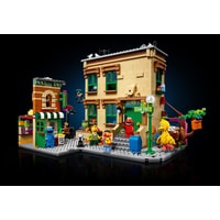 LEGO Ideas 21324 Улица Сезам, 123 Image #24