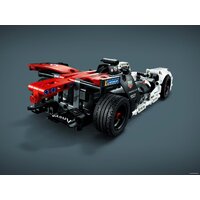 LEGO Technic 42137 Formula E Porsche 99X Electric Image #33