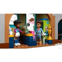 LEGO Friends 41756 Каникулы: Лыжная трасса и кафе Image #3