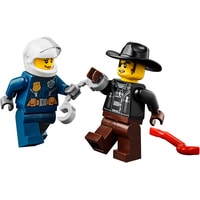 LEGO City 60243 Погоня на полицейском вертолете Image #12