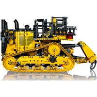 LEGO Technic 42131 Бульдозер Cat D11 на пульте управления Image #5