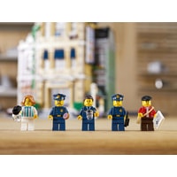 LEGO Creator 10278 Полицейский участок Image #30