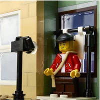 LEGO Creator 10278 Полицейский участок Image #15