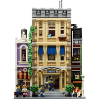 LEGO Creator 10278 Полицейский участок Image #7