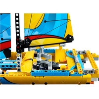 LEGO Technic 42074 Гоночная яхта Image #5