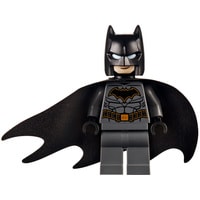 LEGO DC Super Heroes 76160 Мобильная база Бэтмена Image #22