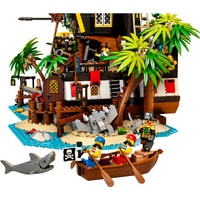 LEGO Ideas 21322 Пираты Залива Барракуды Image #7
