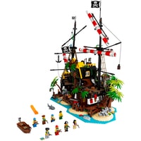 LEGO Ideas 21322 Пираты Залива Барракуды Image #5