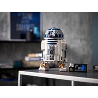 LEGO Star Wars 75308 R2-D2 Image #20