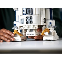 LEGO Star Wars 75308 R2-D2 Image #24