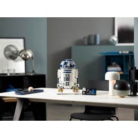 LEGO Star Wars 75308 R2-D2 Image #25