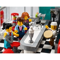 LEGO Creator 10260 Ресторанчик в центре Image #13