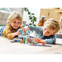 LEGO City 60291 Семейный дом Image #12