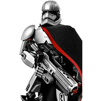 LEGO 75118 Captain Phasma Image #3