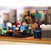 LEGO Ideas 21328 Seinfeld Image #19