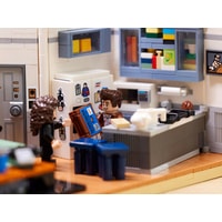 LEGO Ideas 21328 Seinfeld Image #21