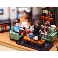 LEGO Ideas 21328 Seinfeld Image #22