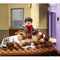 LEGO Creator 10292 Квартиры героев сериала «Друзья» Image #15