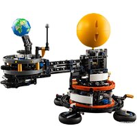 LEGO Technic 42179 Планета Земля и Луна на орбите Image #3