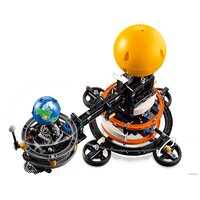 LEGO Technic 42179 Планета Земля и Луна на орбите Image #4