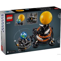 LEGO Technic 42179 Планета Земля и Луна на орбите Image #7