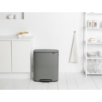 Brabantia Bo Pedal Bin 60 л (минерально-серый) Image #14