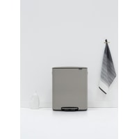 Brabantia Bo Pedal Bin 60 л (минерально-серый) Image #15