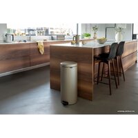 Brabantia Pedal Bin NewIcon 30 л (шампань) Image #4