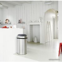 Brabantia Touch Bin 60 л (стальной матовый) Image #8