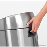 Brabantia Touch Bin Recycle 2 x 20 л (стальной защитой от отпечатков) Image #5