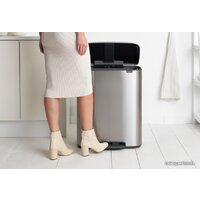 Brabantia Bo Pedal Bin 60 л (стальной матовый) Image #10