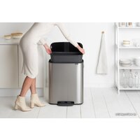 Brabantia Bo Pedal Bin 60 л (стальной матовый) Image #7