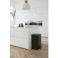 Brabantia Bo Pedal Bin 60 л (черный матовый) Image #14