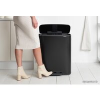 Brabantia Bo Pedal Bin 60 л (черный матовый) Image #10