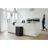 Brabantia Bo Pedal Bin 60 л (черный матовый) Image #12