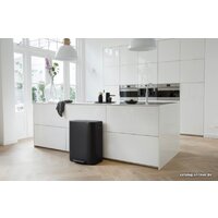 Brabantia Bo Pedal Bin 60 л (черный матовый) Image #13