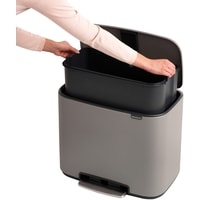 Brabantia Bo Pedal Bin 36 л (минерально-серый) Image #5