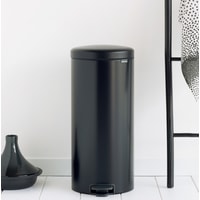 Brabantia Pedal Bin NewIcon 30 л (черный матовый) Image #4