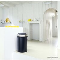 Brabantia Touch Bin 60 л (черный матовый/стальной) Image #2