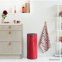 Brabantia Touch Bin New 30 л (пламенно-красный) Image #4