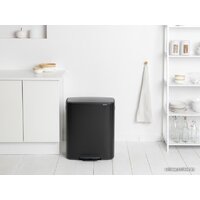 Brabantia Bo Pedal Bin 2 x 30 л (черный матовый) Image #13