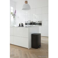 Brabantia Bo Pedal Bin 2 x 30 л (черный матовый) Image #16