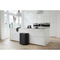 Brabantia Bo Pedal Bin 2 x 30 л (черный матовый) Image #14