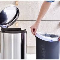 Brabantia Pedal Bin NewIcon 20 л (стальной с защитой от отпечатков) Image #5